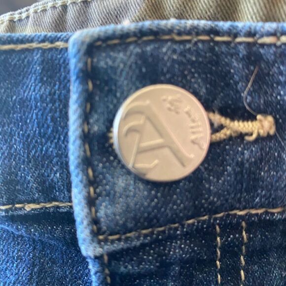 Allen B Camo Denim Cut off Shorts size 6 - Picture 4 of 9